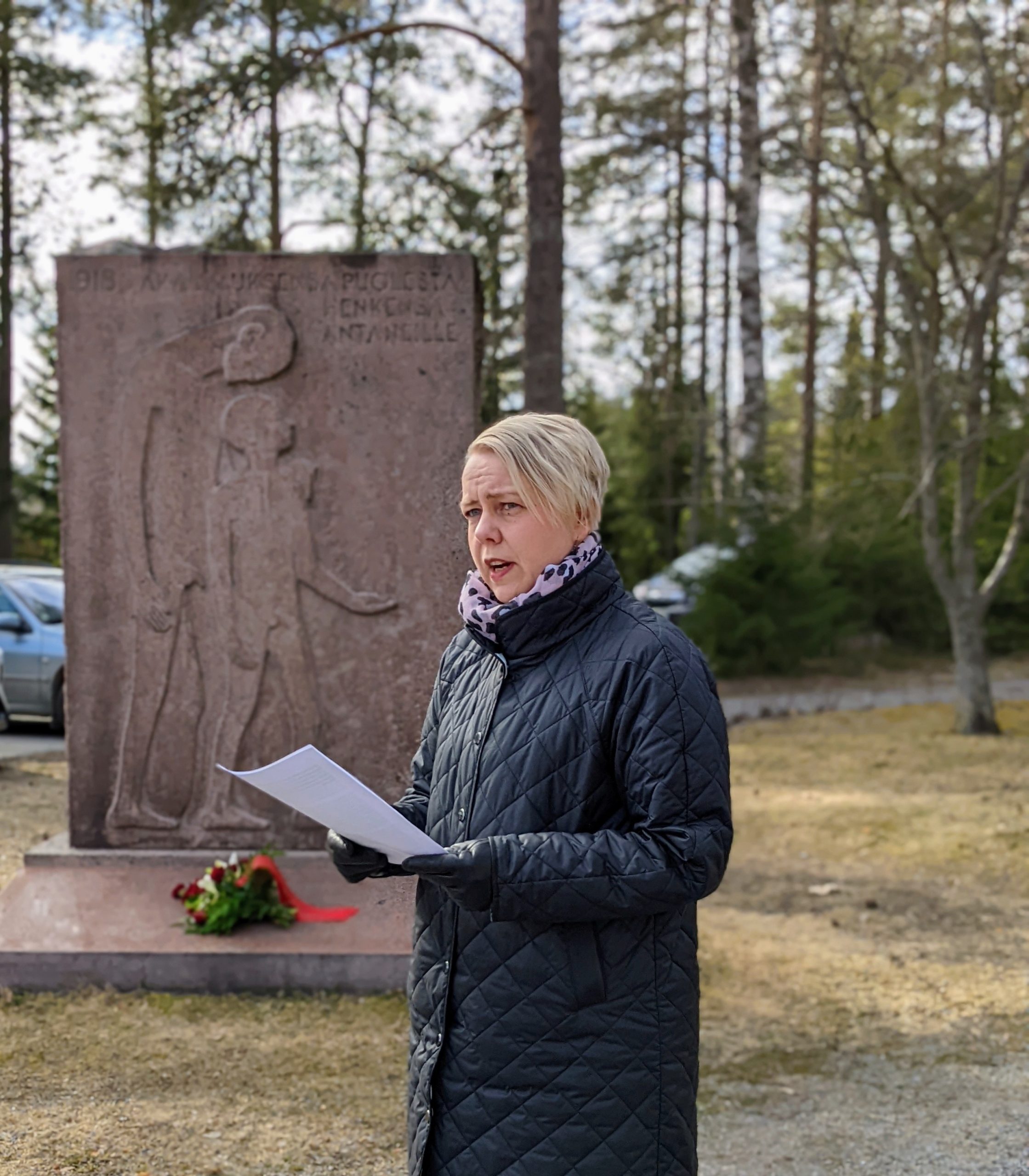 Heidi Viljasen puhe vakaumuksensa puolesta kuolleiden muistomerkillä