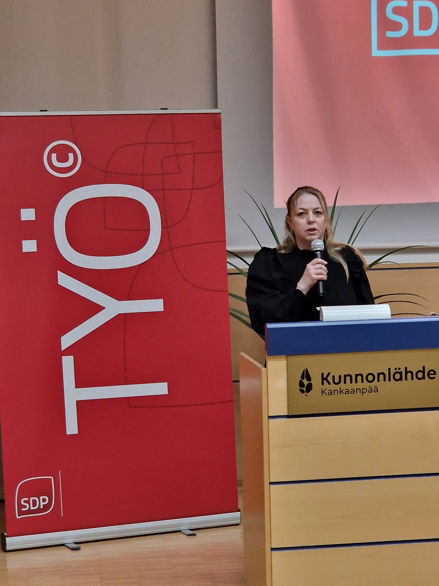 Puheenjohtajan tervehdys piirikokouksessa